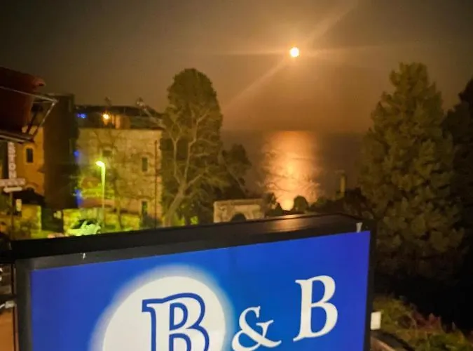 Nocleg ze śniadaniem Chiaro Di Luna 3*