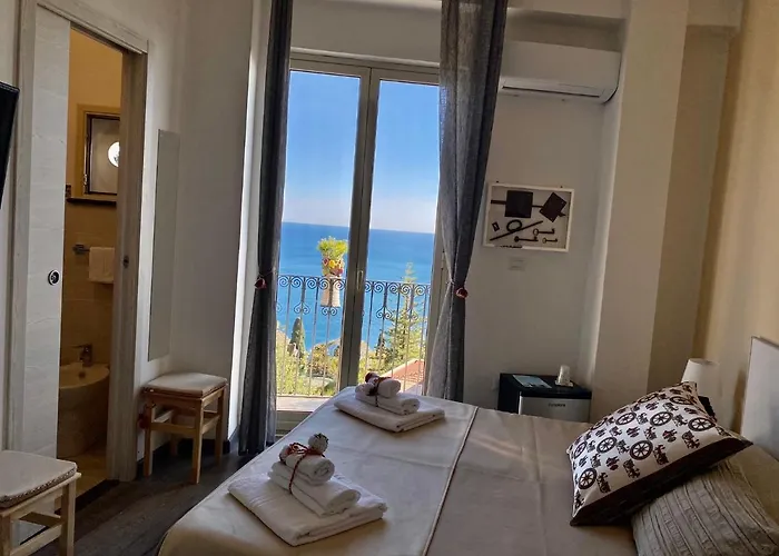 Chiaro Di Luna 3* Taormina