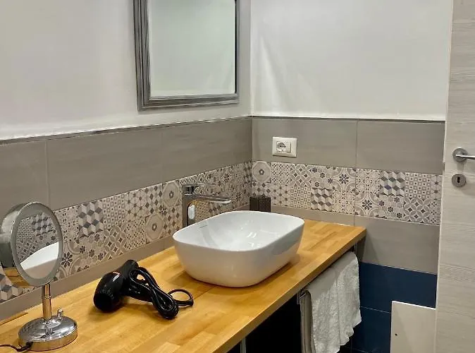 Chiaro Di Luna Nocleg ze śniadaniem 3*